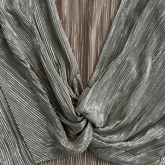 ASOS Blush Metallic Pleated Knotted Crop Top US 0 - Picture 2 of 4
